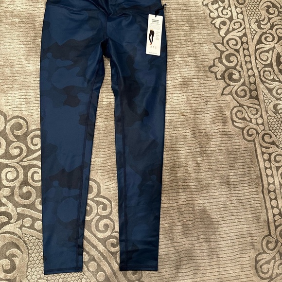 ALO Yoga Pants - Woman’s Blue Camouflage Leggings